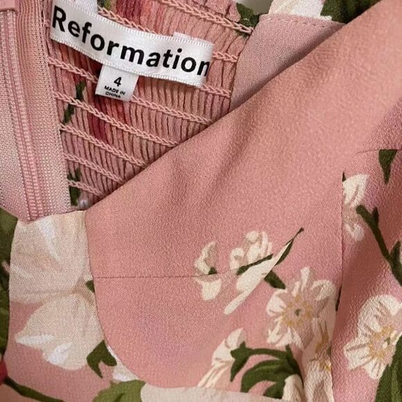 Reformation Nadira Dress Rose Garden
NWT $348 - Picture 4 of 9